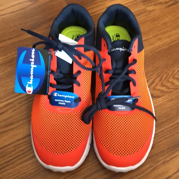 MEN’ S CHAMPION GYM SHOES SIZE 10 1/2! NEW WITH TAGS ON IT! SMOKE FREE HOME! - Picture 3 of 8